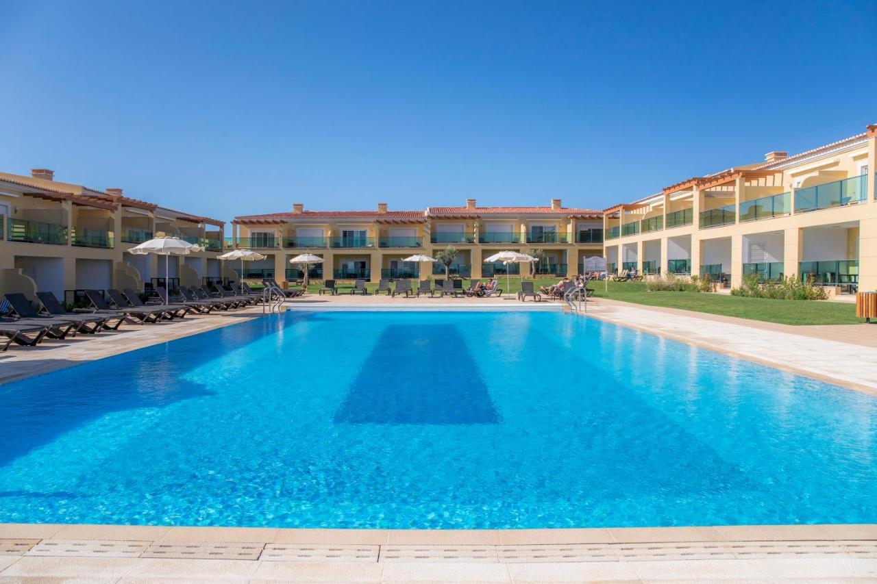 Boavista Golf & Spa - Bela Colina Holidays Lagos Exterior photo The swimming pool at the complex