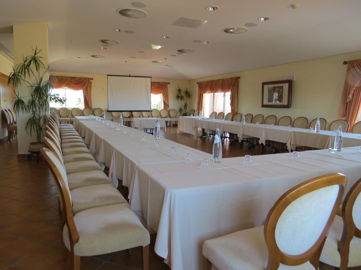 Boavista Golf & Spa - Bela Colina Holidays Lagos Exterior photo The U-shaped table