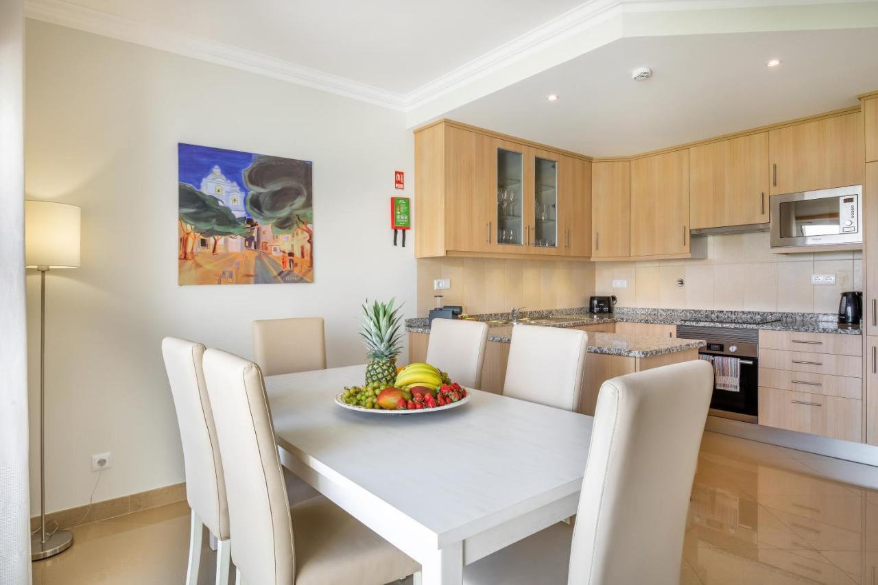 Boavista Golf & Spa - Bela Colina Holidays Lagos Exterior photo A staged kitchen
