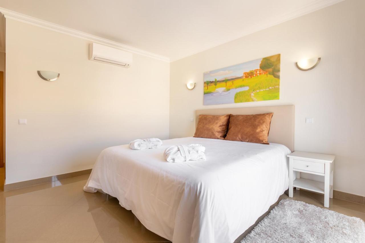 Boavista Golf & Spa - Bela Colina Holidays Lagos Exterior photo A bedroom in a hotel