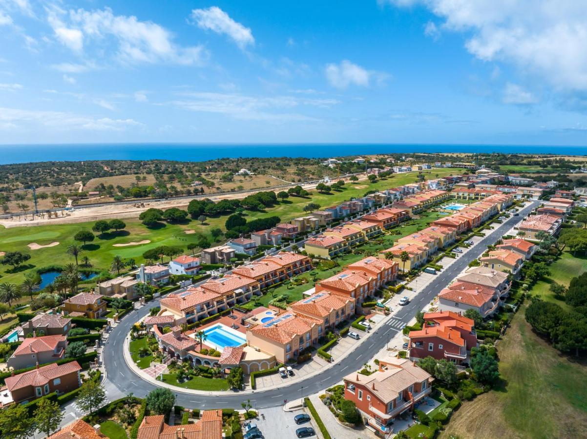 Boavista Golf & Spa - Bela Colina Holidays Lagos Exterior photo Aerial view of the community