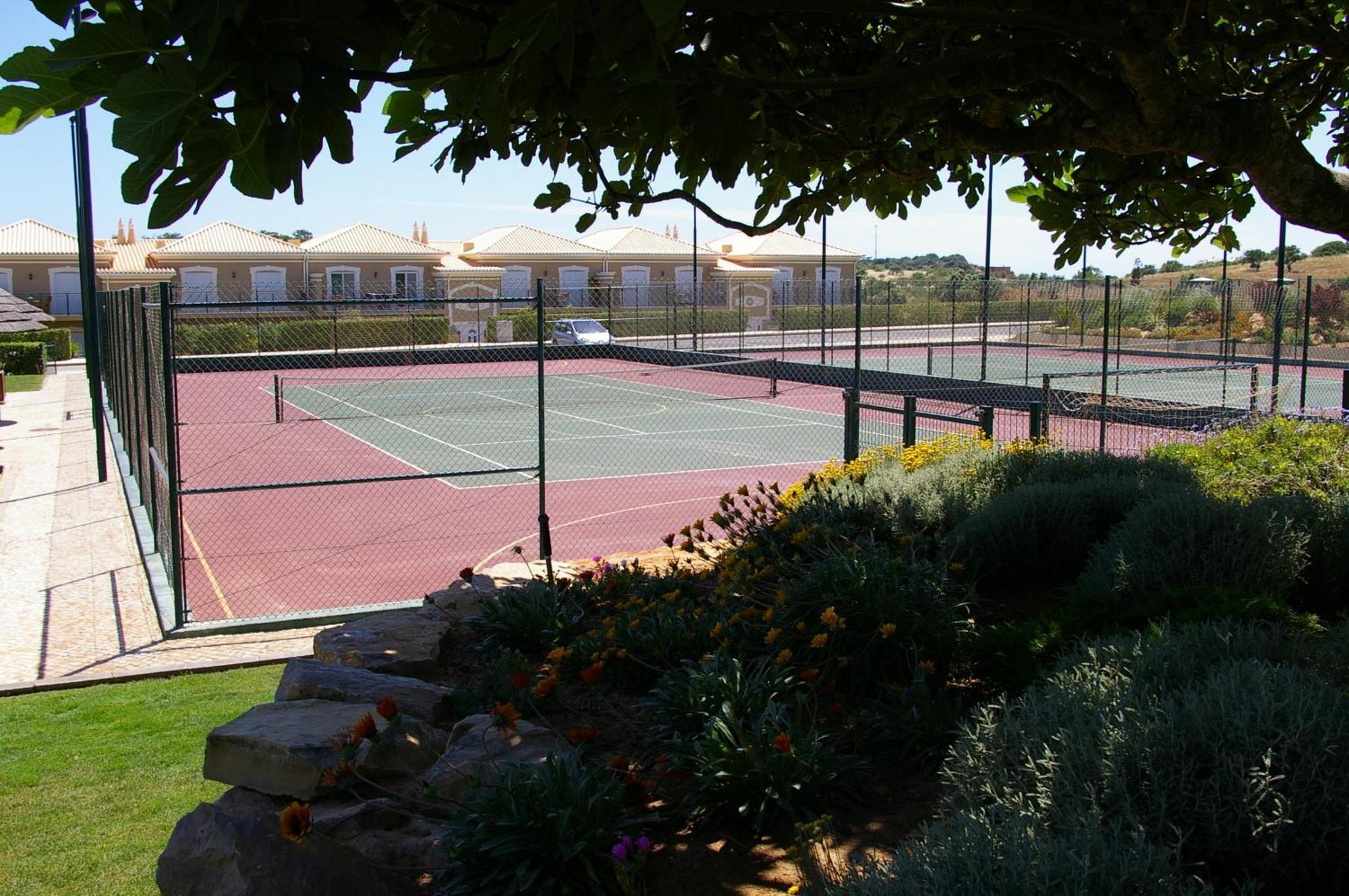 Boavista Golf & Spa - Bela Colina Holidays Lagos Exterior photo Tennis courts at the resort
