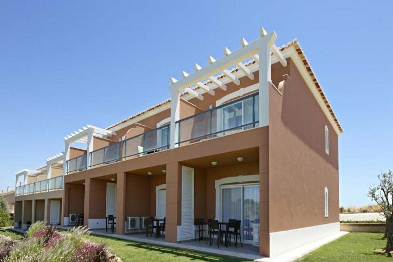 Boavista Golf & Spa - Bela Colina Holidays Lagos Exterior photo A typical apartment in the complex